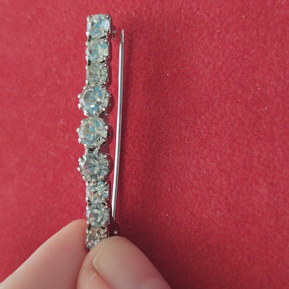 Scarf pin